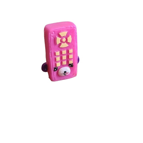 Shopkins | Toys | Shopkins Season 4 Petkins Pink Rita Remote | Poshmark